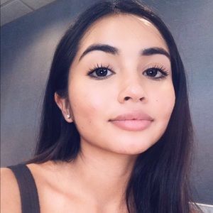 Meet your Posher, Maya